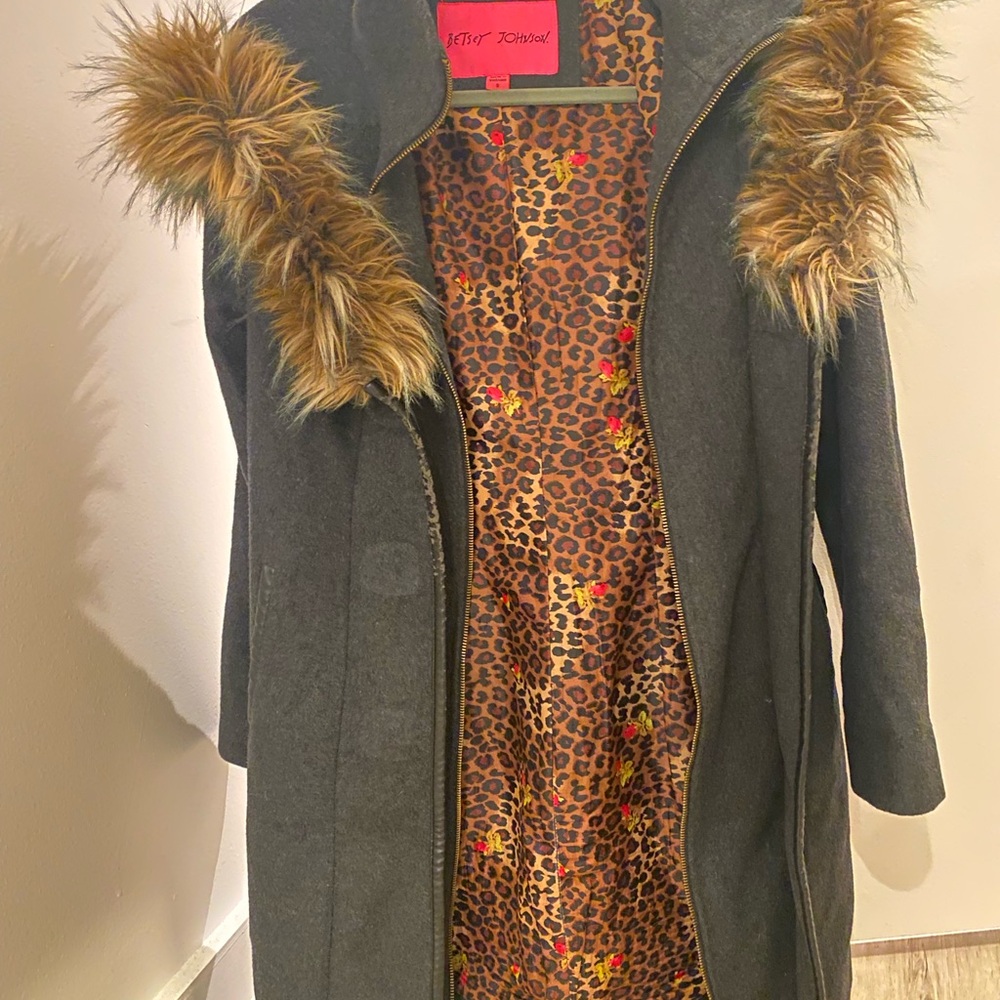 Chic Gray Coat with Faux Fur Trim